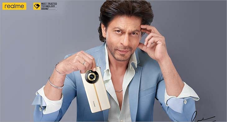 Shah Rukh Khan?blur=25