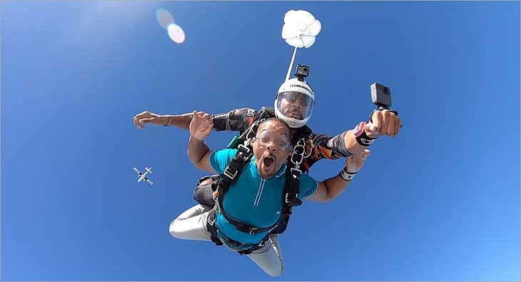 Will Smith Skydiving?blur=25